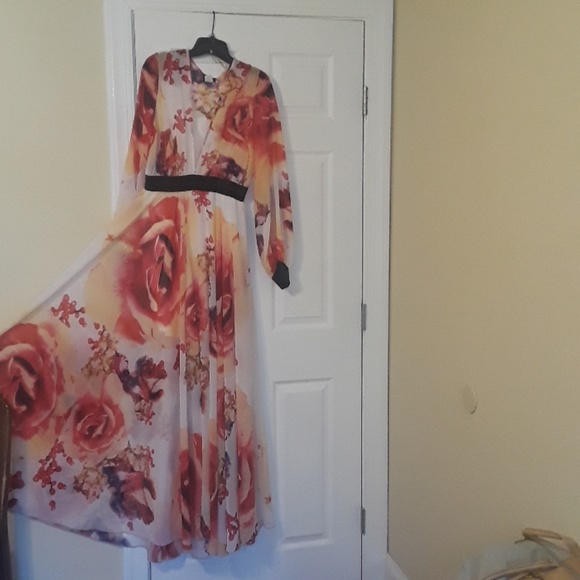 Dress - Picture 2 of 3